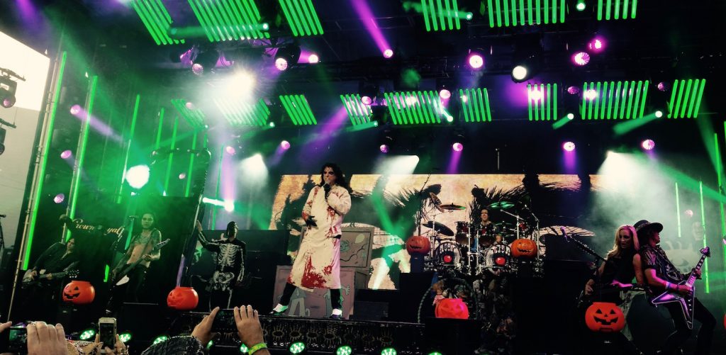 Elected On Halloween Alice Cooper Plays Outdoor Mini